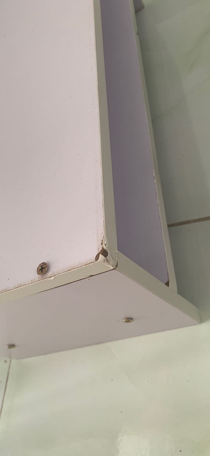 Miếng gỗ nhìn nham nhở, bể góc, lem sơn đen không chùi ra được. Vị trí bắt ốc thậm chị còn không khớp nhau, khiến kệ bị lệch.
Không đáng mua. Miếng gỗ nhìn nham nhở, bể góc, lem sơn đen không chùi ra được. Vị trí bắt ốc thậm chị còn không khớp nhau, khiến kệ bị lệch.
Không đáng mua.