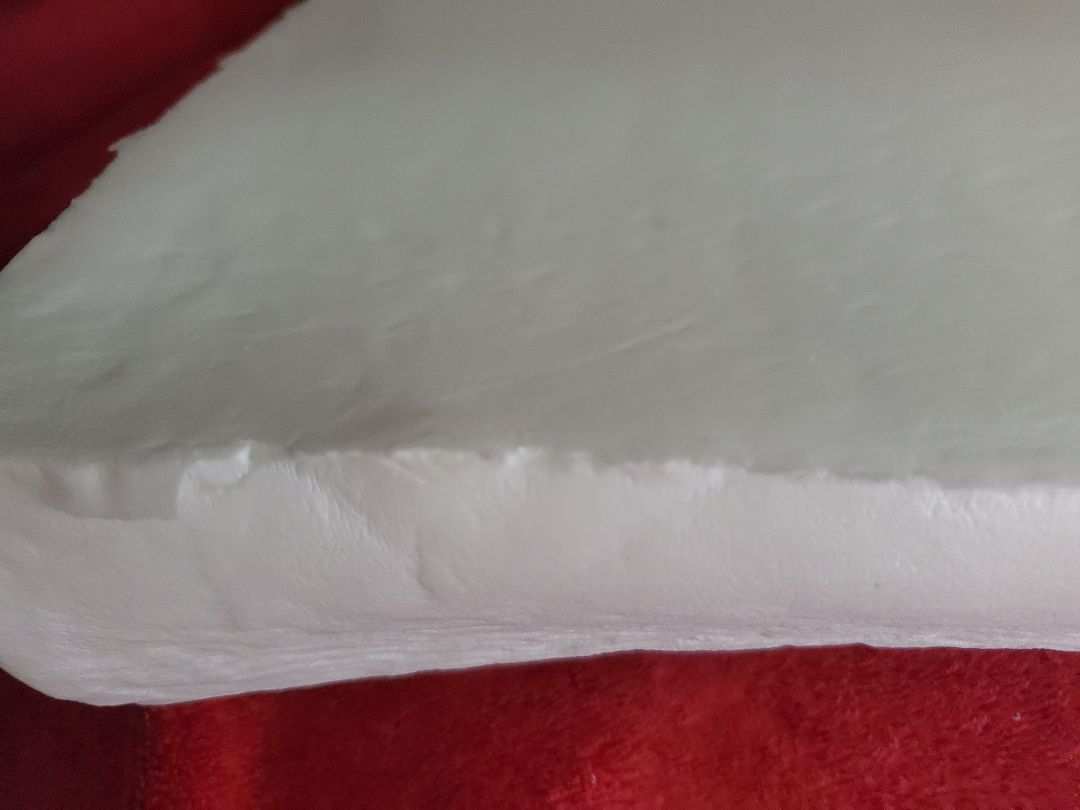 Gởi lời đến Shop đã bán 2 chiếc gối cao su non này ! 
1/ Gối màu hồng đã qua sử dụng , bởi vì viền cao su đã bị bong chóc ở  đường viền của  ruột. gối ! gối xập xệ có nhiều nếp nhăn ở vỏ gối?? 
Thật là bất bình ! ck mình bảo  bị mua phải được cũ rồi? 
Đề nghị cho trả 2 chiếc gối này gấp! Tiki nên chấn chỉnh về vấn đề shop làm ăn đối trái đối với khách? không tôn trọng khách!
Yêu cầu sớm trả lời cho mình nhé Tiki ? 
Xin cảm ơn !