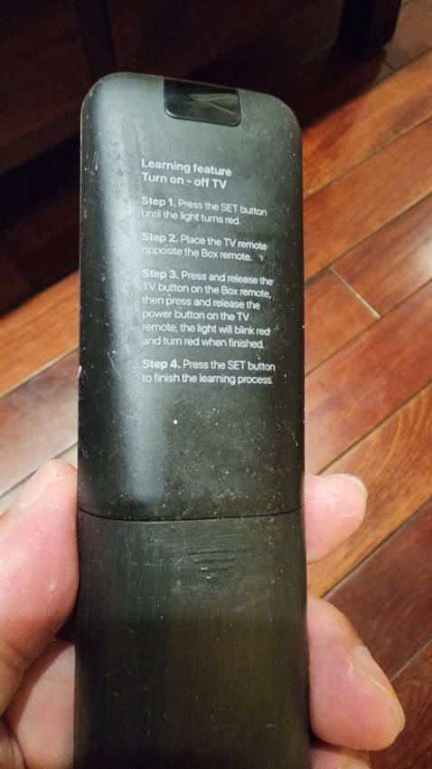 Hàng cũ quá, remote chảy nhựa xài rất khó chịu, không xử lý được.
Tính năng của thiết bị thì ok.