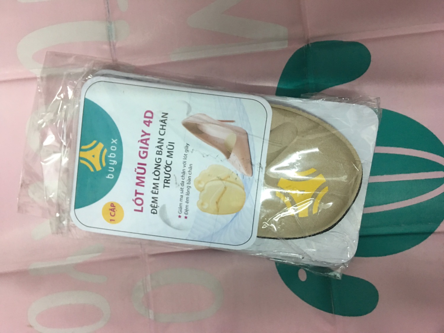 sản phẩm lót êm chân, đi không bị thốn mũi. xịn cái nữa là bao bì và đóng gói cẩn thận. 
cảm ơn tiki