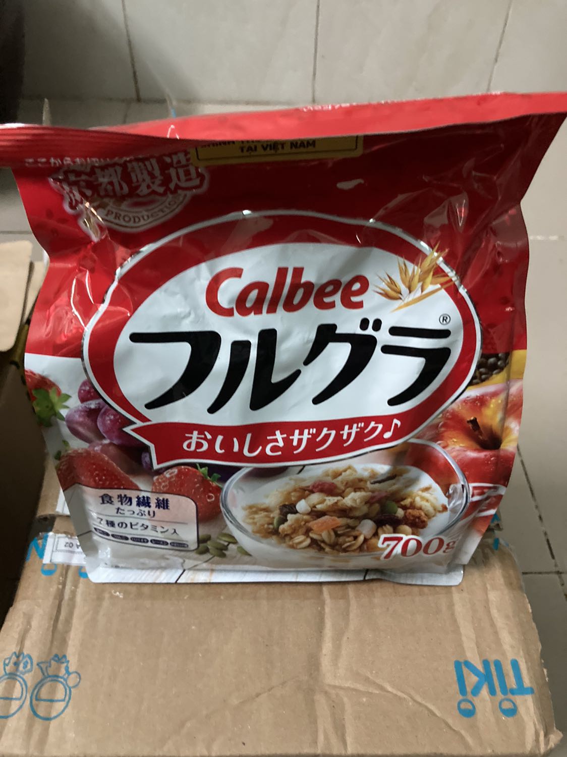 Được giới thiệu sản phẩm này để bổ sung CHẤT XƠ, đóng gói ổn mà bên ngoài móp méo chắc do vận chuyển thôi k sao cả, hơi bất ngờ vì m tưởng bên trong có nhiều túi nhỏ nhưng hình như không có chỉ có bịch lớn bên ngoài như thế thôi.