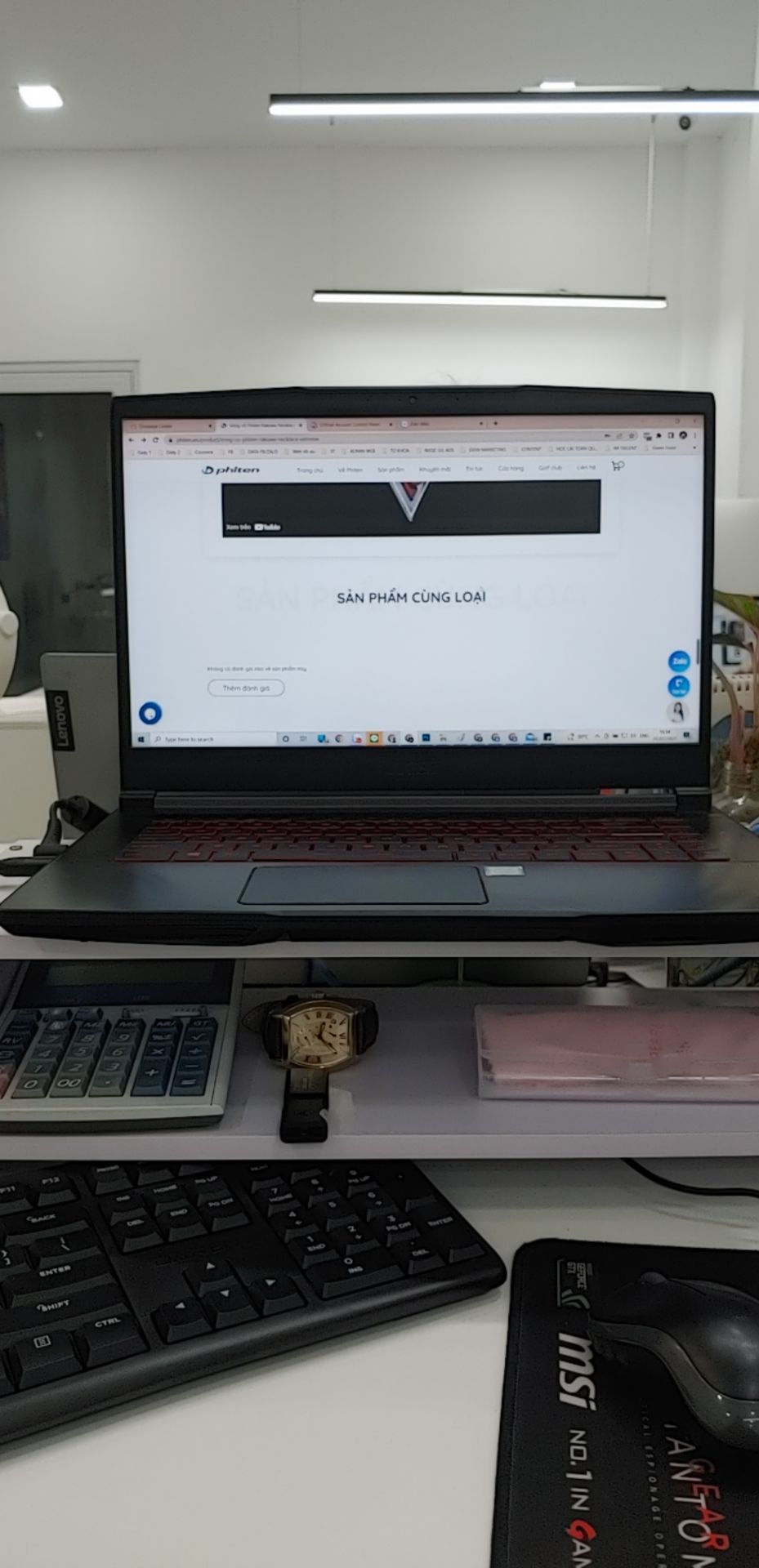 sản phâm ok nhưng hơi xước ở góc cạnh sản phâm ok nhưng hơi xước ở góc cạnh