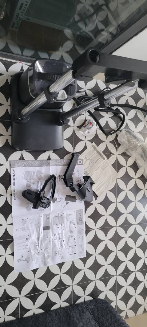 Không đủ thành phần như hướng dẫn lắp ghép. Quá nhiêù chi tiết nhỏ, lắp ghép khó khăn. Đề nghị chuyển bổ sung phụ kiện hoặc trả lại hàng