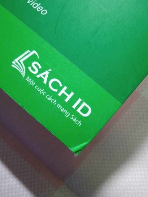 sách ổn nha mn, dày, nặng, cầm chắc tay,nhiều hơn so với mình tưởng tượng nữa, lúc nhận mình cx ngỡ ngàng lắm=)), có 30 chuyên đề, nhiều dạng bài tập, có sơ đồ tư duy nhìn dễ hiểu nữa.... nchung là khuyến khích mn nên mua sách này nho. Mình nghĩ shop nên gói bọc chống sốc cho sách, khi nhận sách bị cong góc, dính vết mực nhma cx kh ảnh hưởng bên trong sách nên duyệt nha ♡