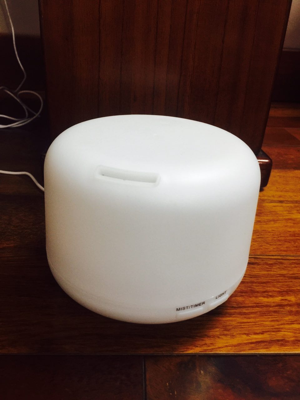 Thật sự không hài lòng. Máy cứ phụt ra như quạt hơi nước. Mình để ngay đầu giường mà còn không nghe được mùi gì, nói chi lan tỏa khắp phòng. Mình cho 2 sao nhờ có coupon giảm giá, chứ mua giá gốc chắc cho 1 sao :( Thiệt tiếc 1 ngày lương của mình.