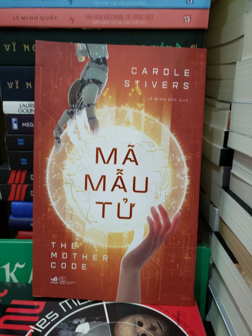 Cốt truyện mới lạ nhưng cách viết thì hơi không hấp dẫn xí. Sách nhận về mới và chất lượng. Trải nghiệm tốt.