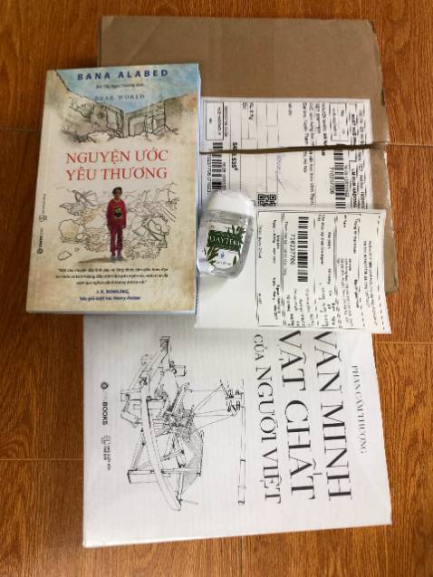 rất không hài lòng. tôi mua 3 cuốn VĂN MINH VẬT CHẤT CỦA NGƯỜI VIỆT nhưng nhà sách chỉ giao có 1 cuốn...
đề nghị nhà sách giao bổ sung