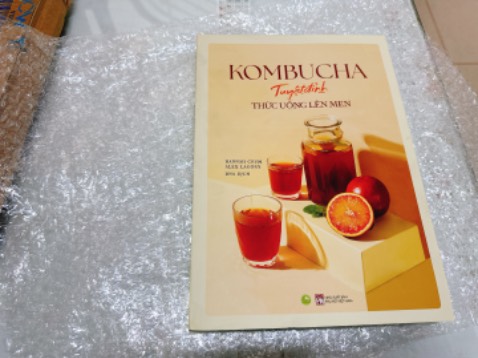 Đóng gói kỹ càng nhưng bìa sách có vài chỗ bẩn, giấy hơi mỏng so với mình kỳ vọng!