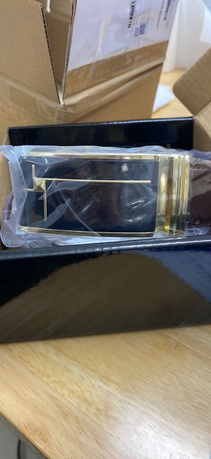 Mua tặng nhìn đẹp nên mua nha mn. Không biết chất lượng như nào nhưng giao hàng là t2 mà t5 mới nhận được. Không sao mk cũng không cần gấp