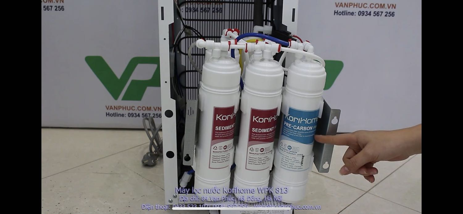 Mình chưa hiểu, sao hình ảnh màu khác với thực tế khi nhận nhỉ, màu trên ảnh tươi hơn. Mình thấy lọc cũ đang dùng của hãng cũng tươi như ảnh, chứ k đậm như lúc nhận hàng, shop giải thích giùm, liệu có phải hàng phake k nhỉ?