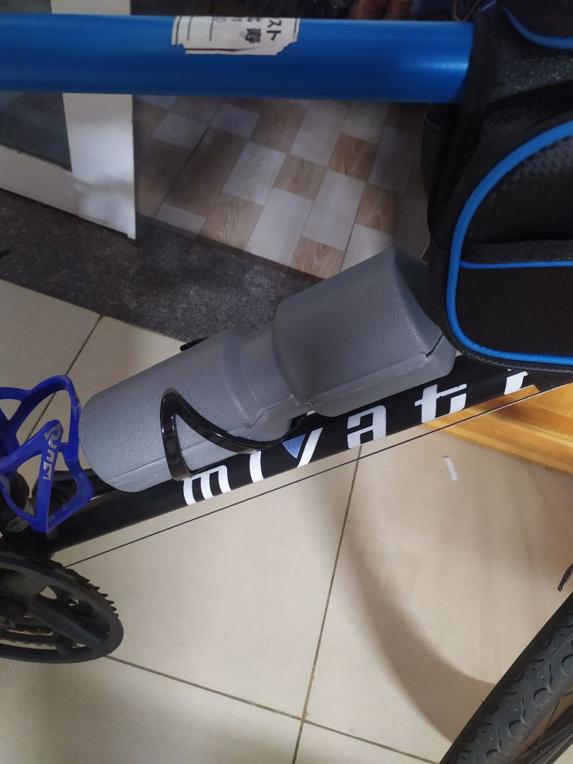 sản phẩm ổn, tuy nhiên bơm chỉ bom được van dạng của xe máy, van ruồi nhỏ của xe đạp ko bơm dc. phải mua thêm đầu chuyển đổi