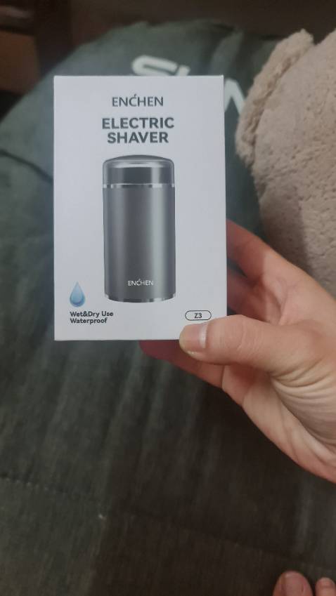 Hơi bị đơ vì shop đang nhầm lẫn giữa Z3 Pocket & Z3 Electric, nhưng do đc deal tốt lên giữ lại luôn dù sao hàng của enchen cũng ổn. Vẫn đánh giá 5sao vì shop phản hồi nhanh và trung thực, anh shipper của tiki cũng dễ thương. Hi vọng nếu quay lại lần nữa thì sẽ ko gặp tình trạng này