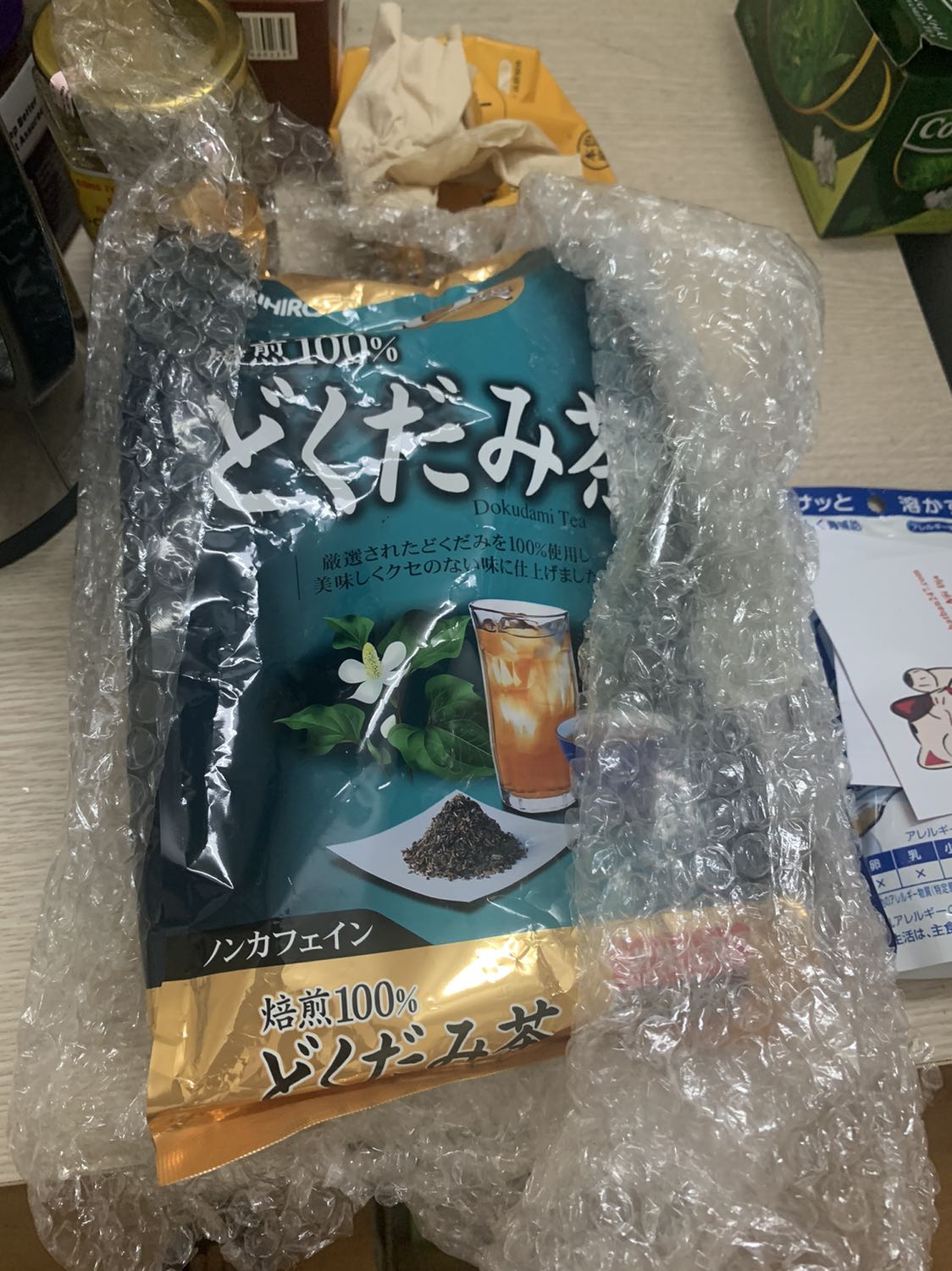 Sản phẩm đóng gói sử dụng hơi nhiều ni lông, shop nên tay túi ni lông bằng hộp giấy để giúp bv môi trường