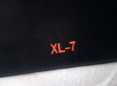 Chất liệu đẹp, cắt vừa với taplo xe, thảm có cả gai chống trượt nên không bị xô xệch. Giá khá rẻ nên nhận được hàng hơi bất ngờ là chất lượng được như vậy. Có lời khen tới shop. Chất liệu đẹp, cắt vừa với taplo xe, thảm có cả gai chống trượt nên không bị xô xệch. Giá khá rẻ nên nhận được hàng hơi bất ngờ là chất lượng được như vậy. Có lời khen tới shop.