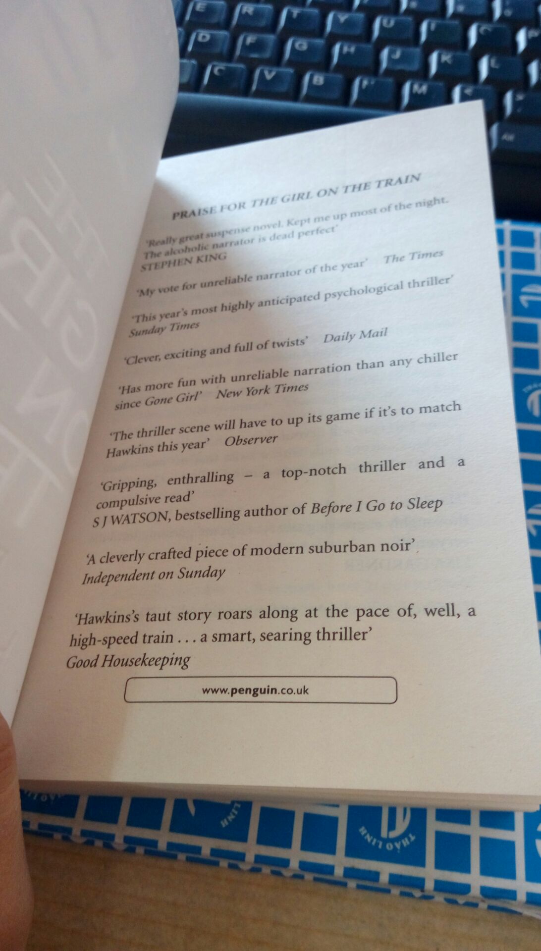 Nội dung truyện hay,nên đọc thử 1 lần nếu ai thích thể loại tâm lý càng k nên bỏ qua. Giá cả hợp lý 134k,phí vận chuyển 12k là 146k. Cảm thấy ngoại văn như vậy là ok rồi. Nhưng nếu giá chưa giảm là 192k thì có lẽ mắc. Mong tiki giữ mức giá 134k luôn