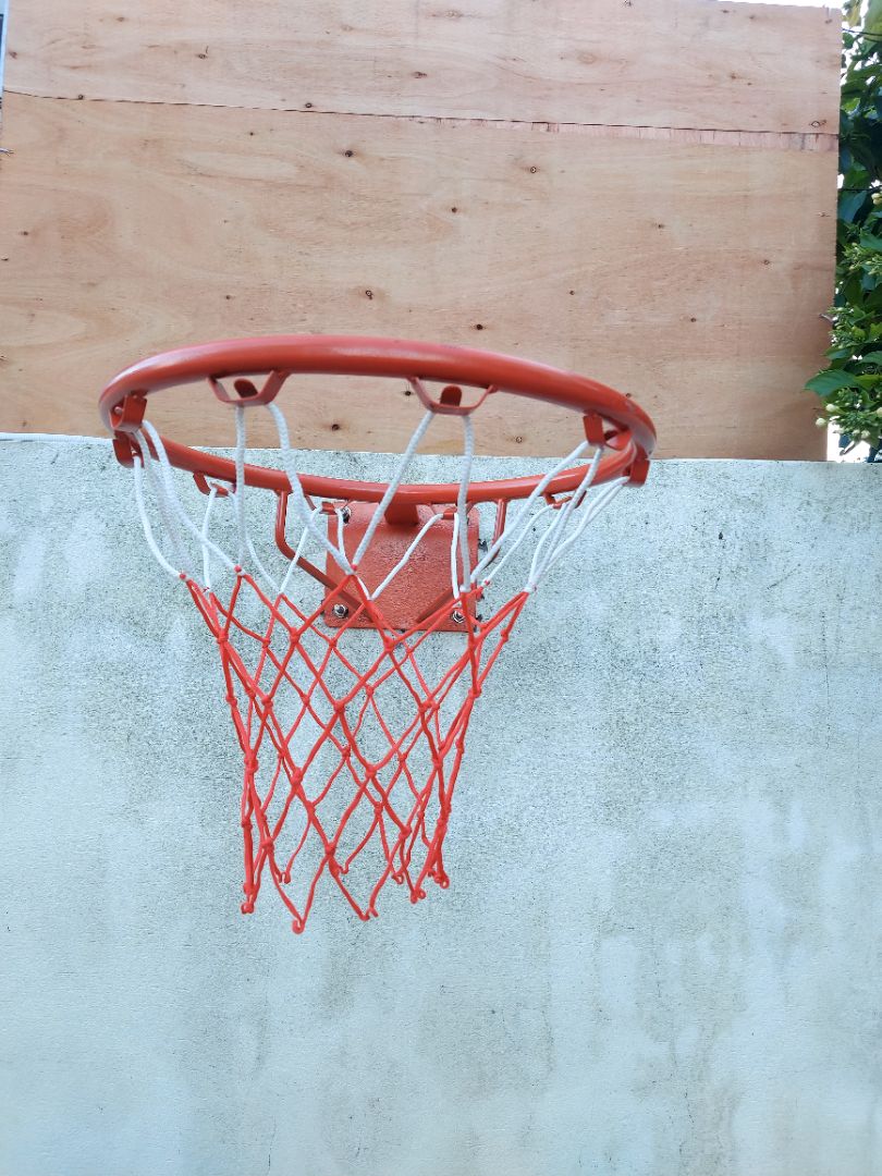 Hàng chất luọng okie, nên bắt ốc nở inox, loại chuyên dùng bắt giá TV