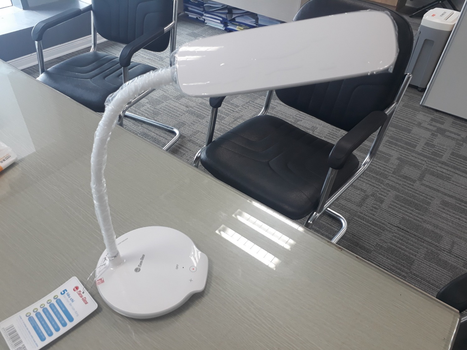 Đặt model RD-RL.21 nhưng nhận hàng lại là RD-RL.22, tôi hiểu RD-RL.22 là model sau mới hơn, nhưng tôi thích kiểu dáng của RD-RL.21 và đã tìm hiểu kỹ trước khi đặt.