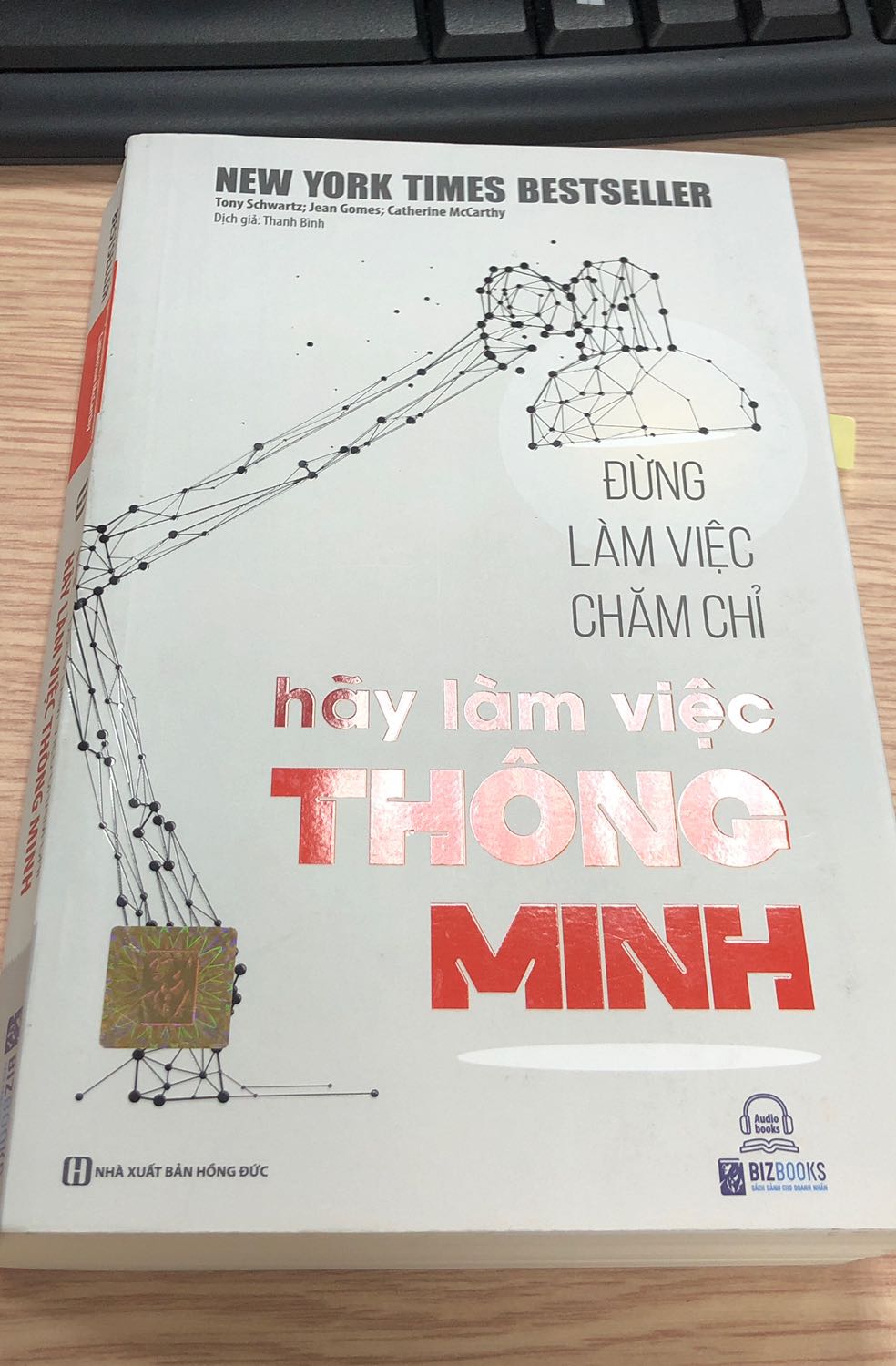 Tiki giao hàng nhanh, đóng gói cẩn thận. 
Nội dung sách phù hợp với những bạn đang chưa tìm ra phương pháp làm việc hiệu quả. Các nội dung này cơ bản có thể tìm thấy trên mạng, tuy nhiên được tổng hợp trong một cuốn sách giúp cho người đọc dễ truy cập và đọc có hệ thống hơn.
