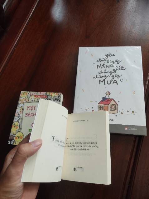 51k cuốn sách. Giao hàng nhanh, đóng gói cẩn thận. Thấy sale nên đặt. Trước mình từng đặt cuốn Tô bình yên giá rẻ hơn mà thấy ok hơn cuốn này