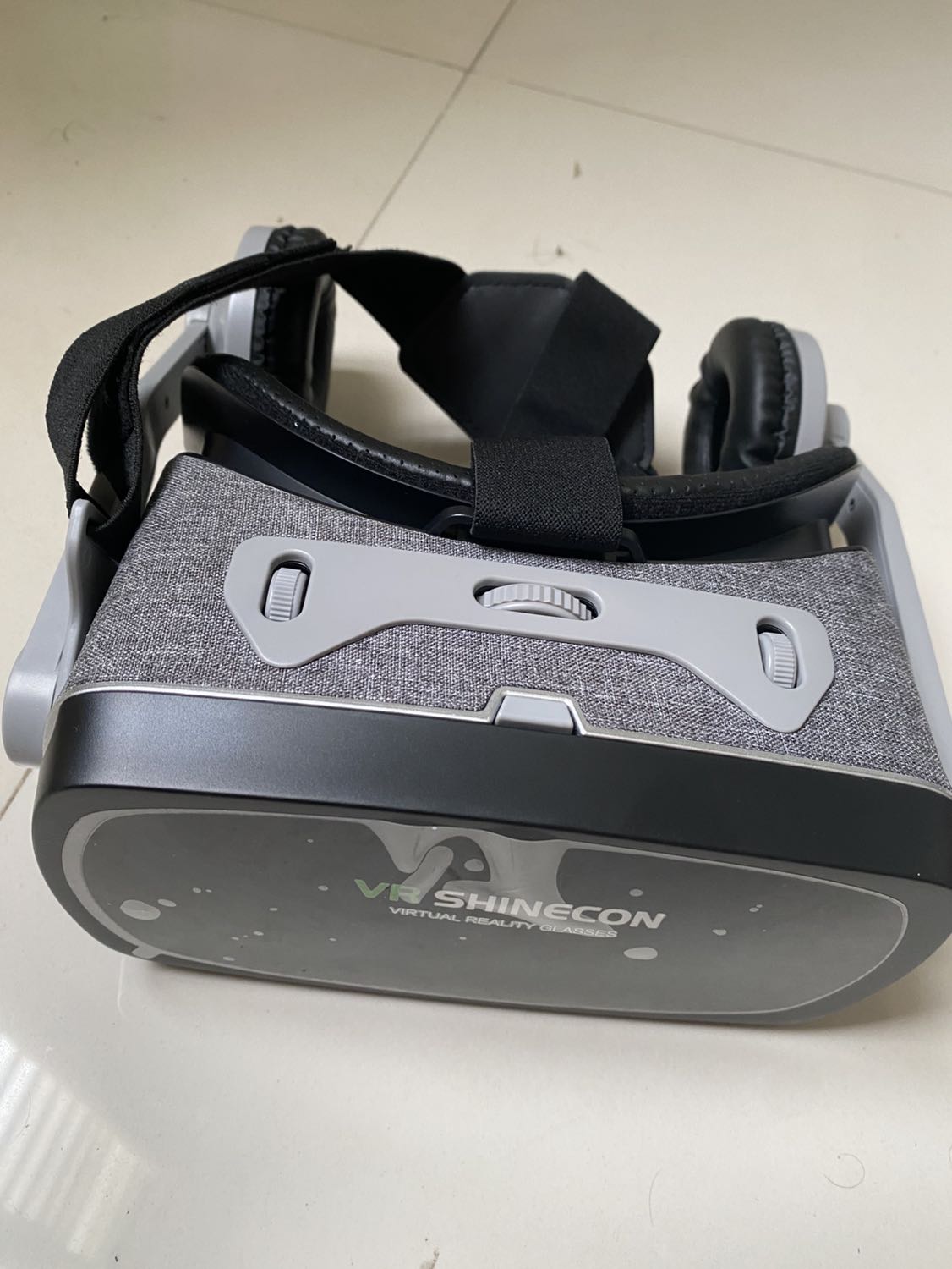 Lúc đầu xài chưa quen. Sử dụng riết cũng ok. Ko mõi mắt