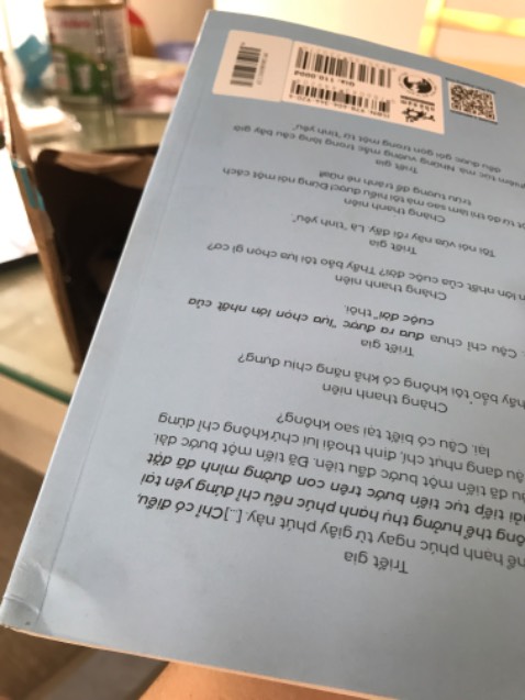 Sách bị lỗi gáy, như sách cũ vậy đó. Tệ hơn chữ tệ. Đánh giá 1 sao là còn nhẹ sách như cũ như này không nên mua =)))