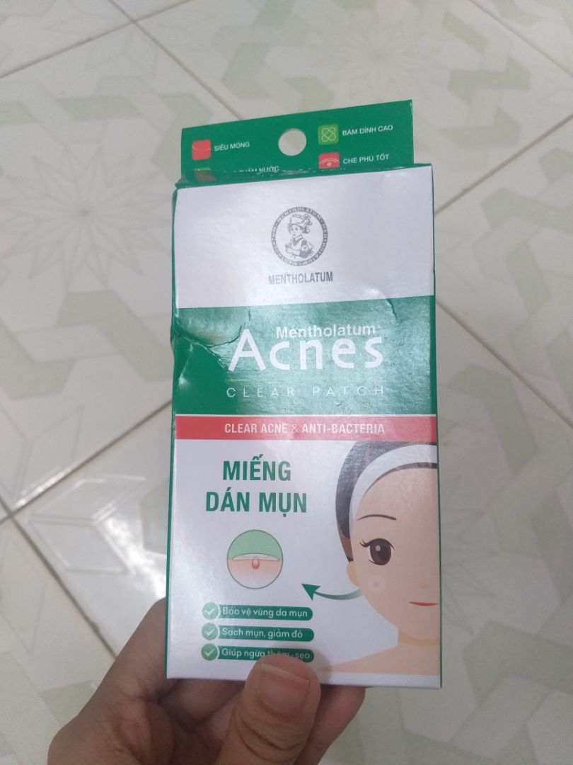 giá rẻ so với các loại khác, hộp móp méo, có que kẹp kèm theo, miếng dán khá chắc và mỏng nhưng ko hút được mụn như các hãng khác, chỉ hỗ trợ làm xẹp mụn nhanh, phù hợp dán khi ra đường chống bụi, miếng dán tròn có 2 kích thước, theo mình thấy hơi to, nếu có 1 cỡ nhỏ hơn và 1 cỡ to sẽ tiện lợi hơn