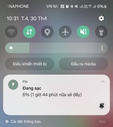 Tiki mãi đỉnh. Đóng gói quá xịn xò, chỉ hơi tiếc hộp đẹp lại xếp cất đi.
Xạc nhìn có vẻ xịn, cắm thấy chắc chắn