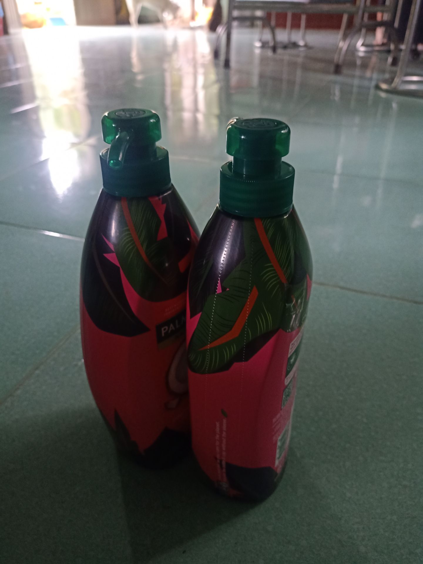 Đóng gói cẩn thận, giáo hàng nhanh, mùi dầu gội rất thơm!