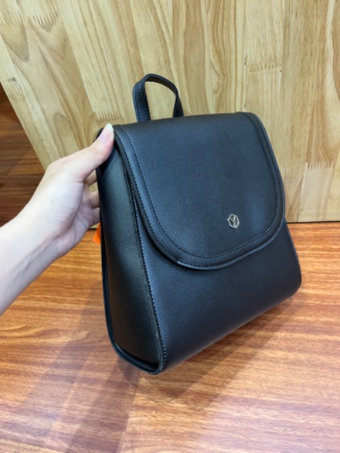 Balo size trung form đứng da mềm nói chung rất chuẩn 10/10 nha cảm ơn shop nhé
