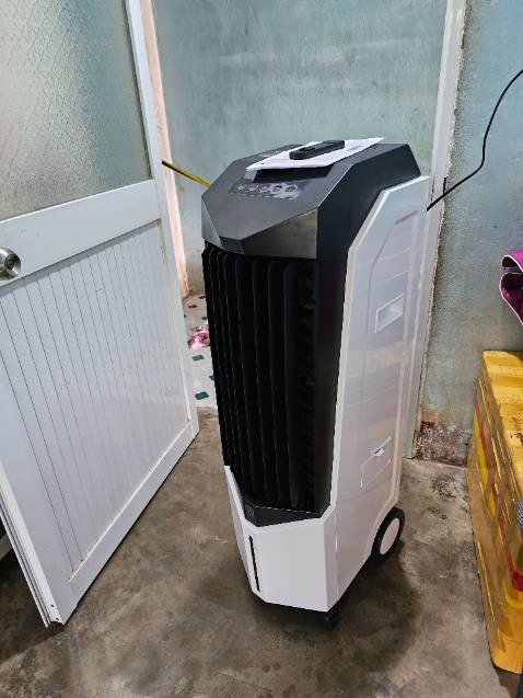 Máy chạy êm.Nhưng remote điều khiển từ xa ko dùng dc. Nhờ tiki đổi lại remote giúp.