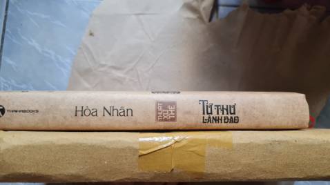 Đơn hàng gồm 2 cuốn sách mà trong ruột chỉ có 1 cuốn