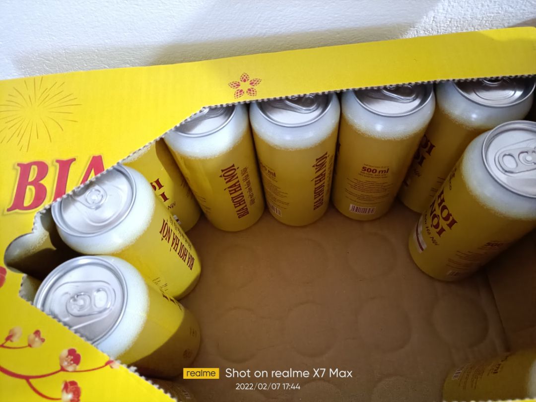 Bia nhẹ 4.2 % , uống thơm và khá là nhiều tại mỗi *** 500ml uống 2 *** no căng như bia hơi. đóng gói cẩn thận tốc độ ship hàng nhanh, vote 5* cho tiki
rất đáng để mua, giá cũng vừa phải lại còn freeship hơi vất vả cho mấy a shipper