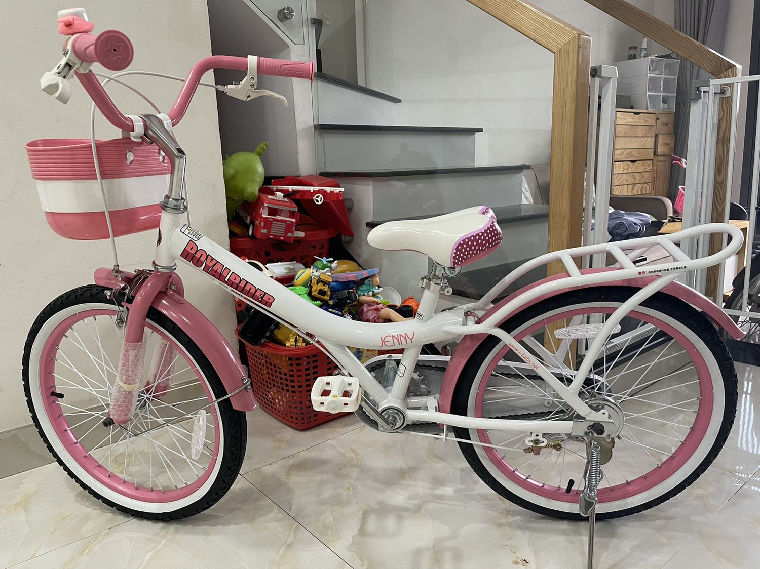 Xe đạp đẹp, chắc chắn, giao hàng trong vòng 1 nốt nhạc.