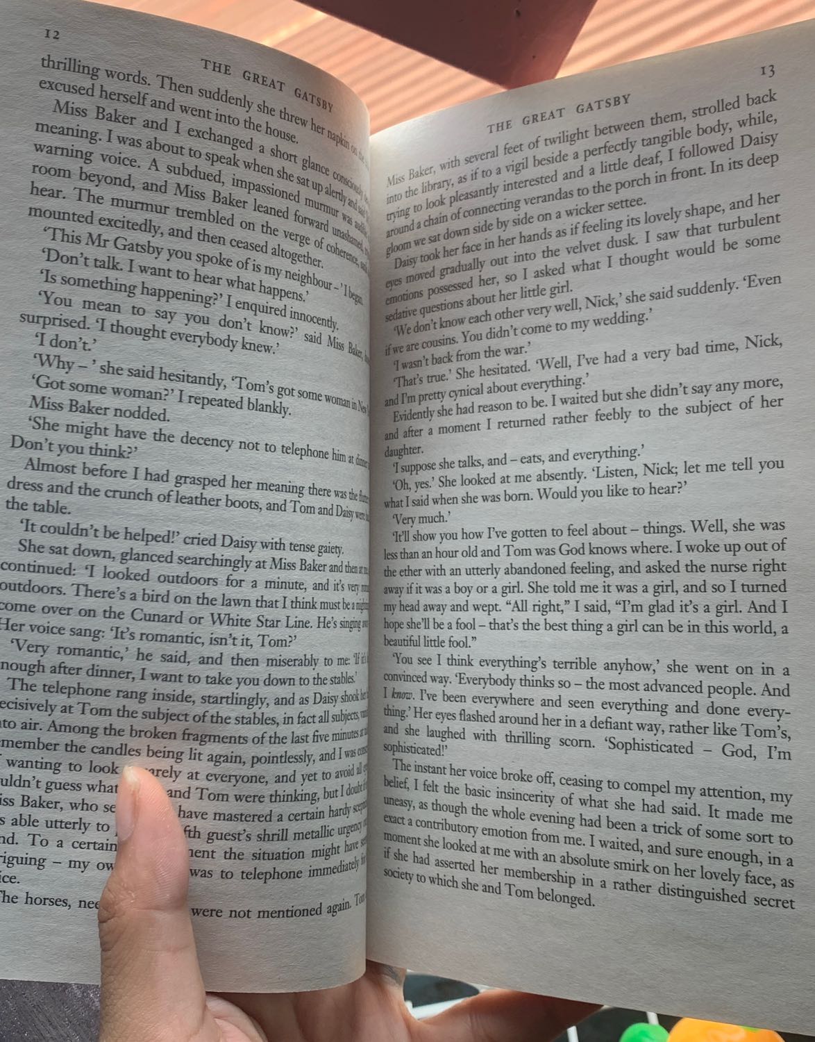 Đóng gói tốt , sách mỏng hơn mình tưởng , chữ hơi khít và nhỏ , nhưng bù lại vẫn hợp giá tiền .