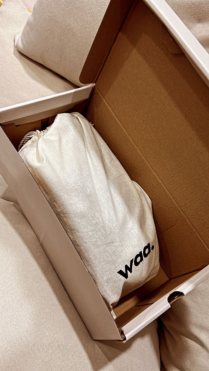 đóng gói đẹp tinh giản mang khá êm chân và giao hàng rất là nhanh lun 🙆‍♂️