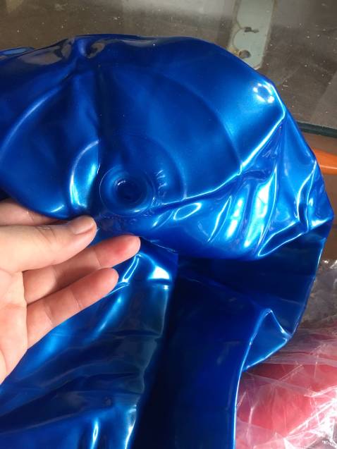 Đã mua cái thứ 2 hộ người quen…..Ship hàng siêu nhanh và đã tập thử ngay với bóng  👍👍👍Ưng ý với hàng.
có loại to và nhỏ - loại to thì khoảng 65cm, loại nhỏ thì khoảng 45cm - có tặng bơm tay đi kèm, bơm hơi cực xíu - nói chung dùng tốt ạ!