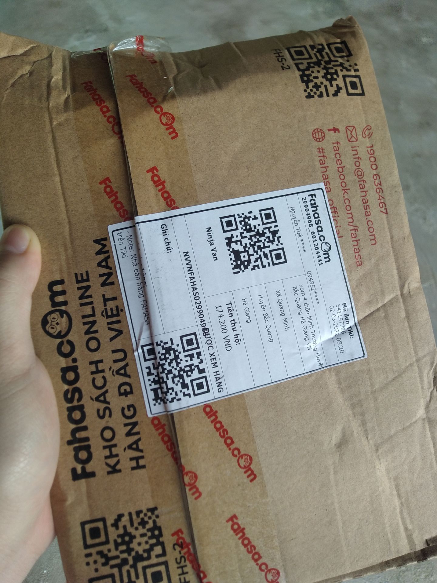 đóng gói chắc chắn, sách bìa rất đẹp :Vv ndung thì mình chưa đọc