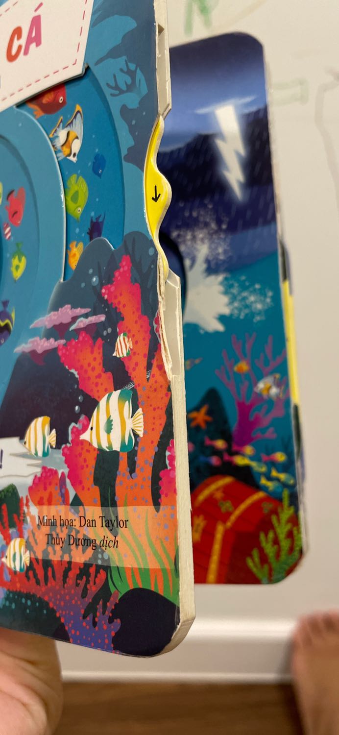 Đề nghị Tiki và nhà sách giao lại sách mới. Sách tôi mới nhận chiều nay là sách cũ, quăn góc, các cạnh của bìa sách bị xờn, cũ cả