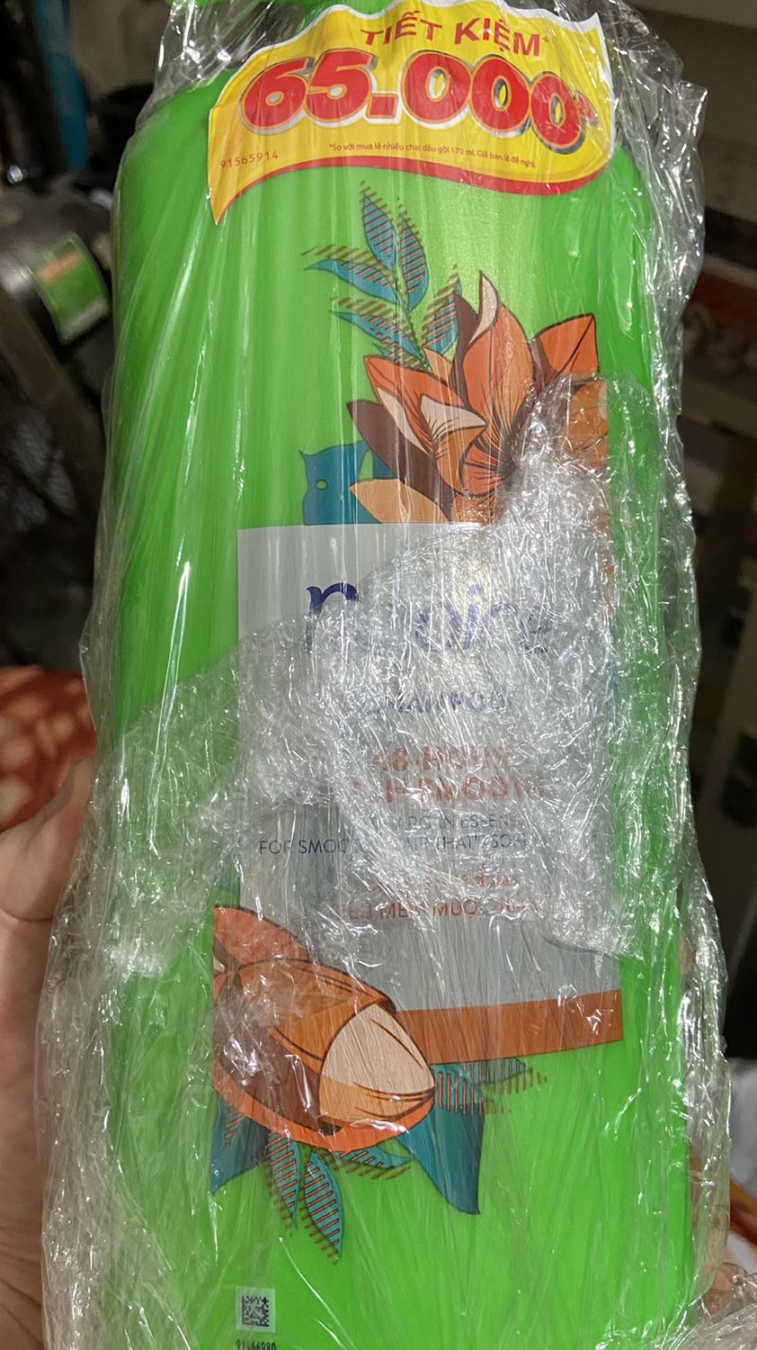 Đóng gói sản phẩm kỹ càng, cẩn thận khi giao tới tay khách hàng. Dịch vụ Tiki Now giao uy tín đúng như cam kết. Nhân viên vận chuyển TỐT! Tin tưởng và ủng hộ Tiki trading và Tiki team. Góp ý nữa là nếu sách vở mà Tiki bọc lót kỹ lưỡng, cẩn thận và chắc chắn - ghi bên ngoài là hàng dễ vỡ xin nhẹ tay như hộp hàng này thì tuyệt vời hơn biết bao.?????