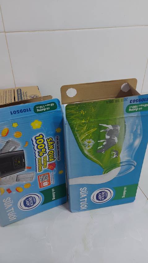 Mình đặt 2 thùng CÓ ĐƯỜNG loại 48 hộp x 180ml và 48 hộp x 110ml. Mà tiki giao mình 1 thùng loại mới có mã vạch trúng thưởng. Còn 1 thùng thì loại cũ không có mã vạch. Trong khi quảng cáo thì 2 thùng đều được mã vạch.
Yêu cầu Tiki kiểm tra và đổi lại vì ăn gian làm mất lòng tin khách hàng.