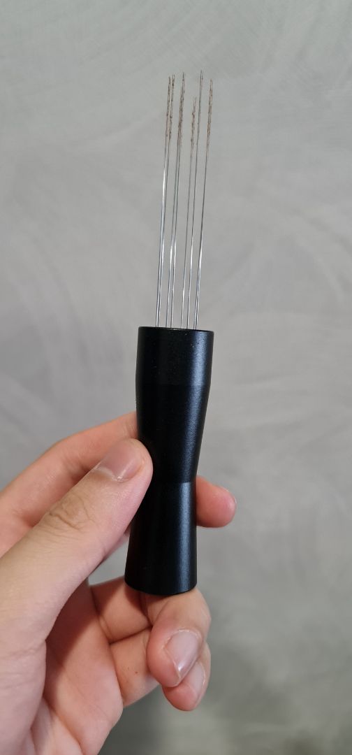 Giao hàng nhanh, tay cầm khá đầm.