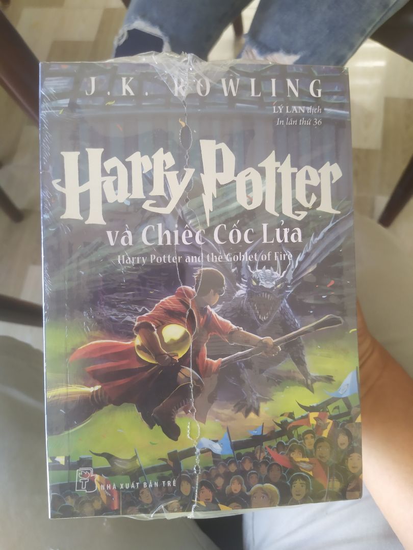 Sách mới nguyên, mình mua lúc sale nên hài lòng, mình còn mua sale lẻ thêm cuốn 5, cuốn 6 nhưng tổng hợp lại  sách in tới 3 lần khác nhau, haha