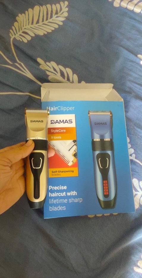 Ấn tượng là rất nhiều phụ kiện kèm theo, máy bóng loáng. Hàng chính hãng Damas, có phiếu bảo hành 12 tháng rất uy tín. Cầm nhẹ tay, dễ sử dụng