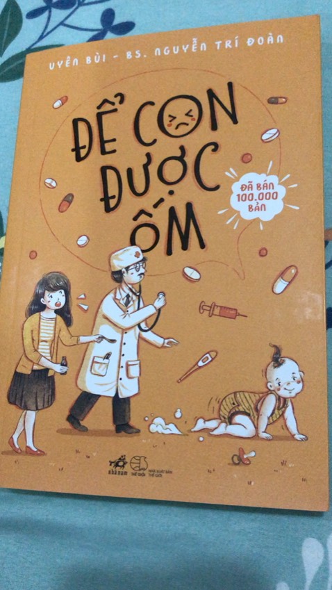 Chất lượng in bìa tốt. Giấy ổn, không dày. Màu giấy thích hợp để không hại mắt. 
Nội dung chia thành chăm sóc, dinh dưỡng và các bệnh. Có nhấn mạnh ý chính trong nội dung.