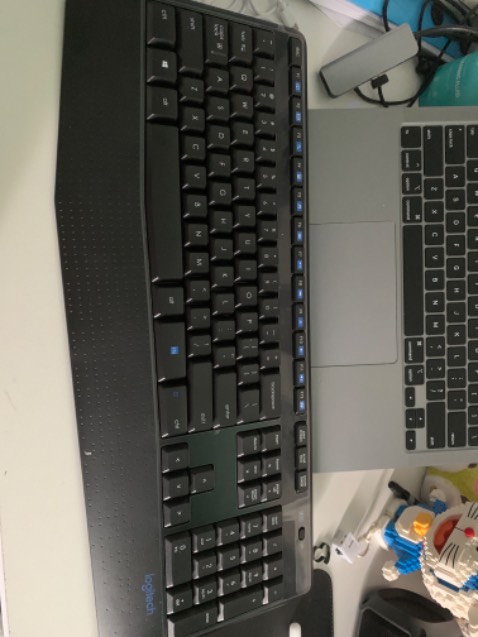 bàn phím rất to, thô, gõ ồn, bị cấn không được mượt, chuột ok không có vấn đề gì