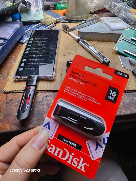 Chuẩn 3.0 tốc độ đọc và ghi nhanh. Giao hàng nhanh. Độ hoàn thiện chi tiết tốt. Tiếc là usb ko có đèn báo nên lại phải bỏ ra độ thêm