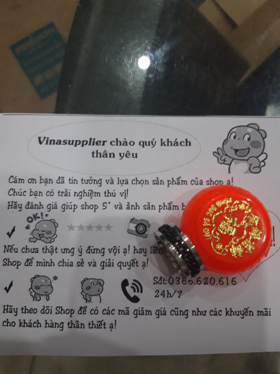 Tiki giao hàng rất nhanh! Nhẫn của nhà bán hàng VinaSupplier rất đẹp sáng bóng, khui bia lại dễ nữa! Lại có thư cám ơn rất dễ thương!