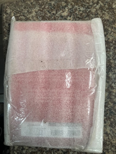 Sách mới nhưng đóng gói hơi tệ