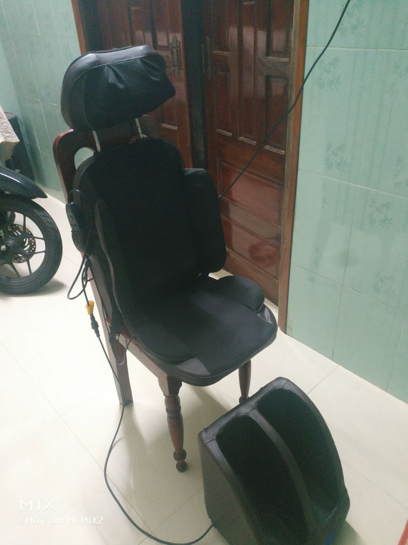 giao hàng cực nhanh, đóng gói kĩ lưỡng, máy mua cho ba mẹ, mình cũng đã dùng thử, chức năng vừa đủ dùng, massage sướng, chất liệu quá ổn, độ bền thì chưa biết