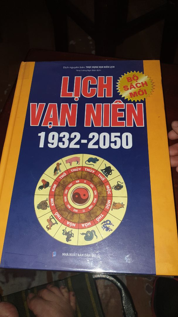 sách bìa cứng,giấy tốt,in ấn rõ ràng,noi dung viet cung hay nhưng hơi khó hiểu.thik hợp cho nhung ng thik nghien cứu